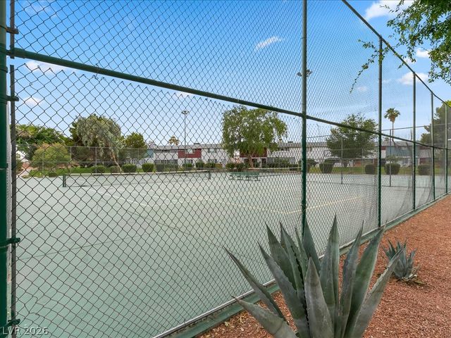 310 Greenbriar Townhouse Way, Las Vegas, NV 89121