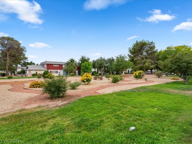 310 Greenbriar Townhouse Way, Las Vegas, NV 89121