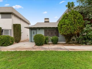310 Greenbriar Townhouse Way, Las Vegas, NV 89121