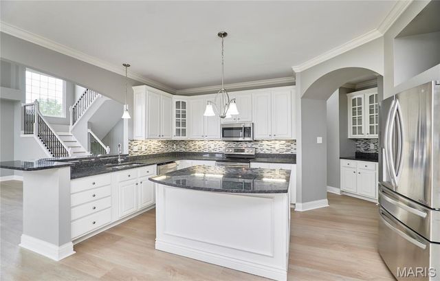 987 Bentley Park Circles, O'fallon, MO 63368