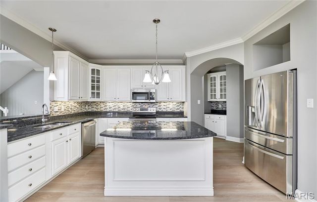 987 Bentley Park Circles, O'fallon, MO 63368