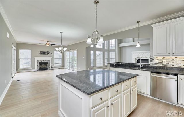987 Bentley Park Circles, O'fallon, MO 63368