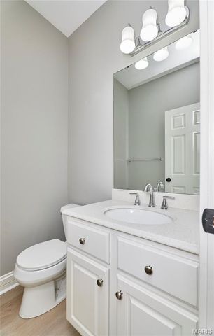 987 Bentley Park Circles, O'fallon, MO 63368