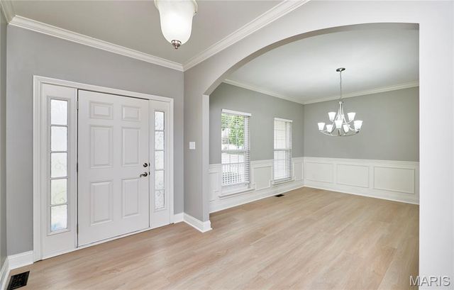 987 Bentley Park Circles, O'fallon, MO 63368