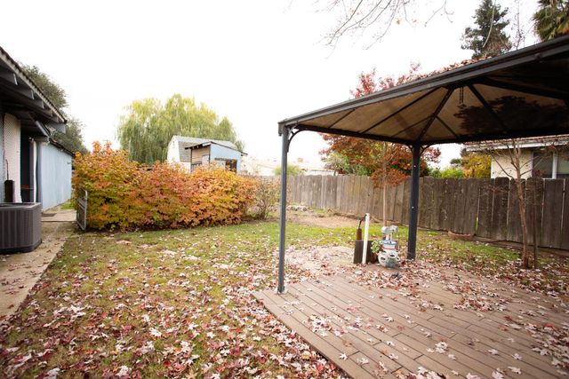 1223 Poplar St, Oakdale, CA 95361