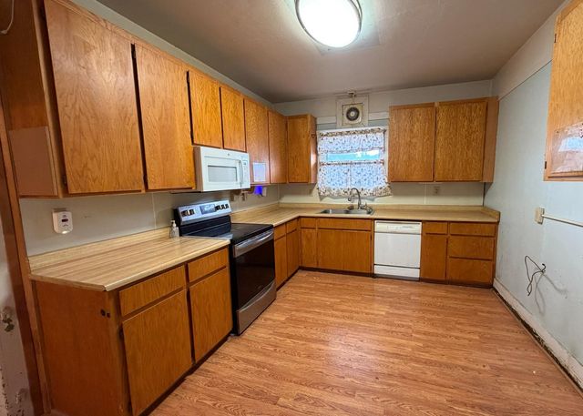 1223 Poplar St, Oakdale, CA 95361