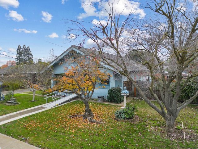 1223 Poplar St, Oakdale, CA 95361