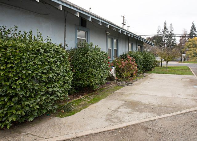 1223 Poplar St, Oakdale, CA 95361