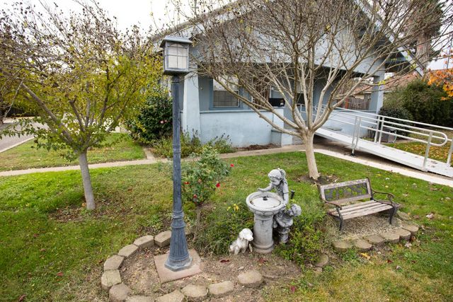 1223 Poplar St, Oakdale, CA 95361