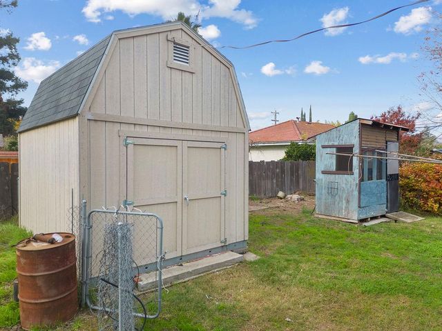 1223 Poplar St, Oakdale, CA 95361