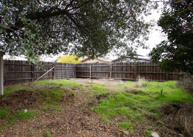 1223 Poplar St, Oakdale, CA 95361