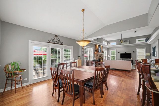430 Pheasant Hill Drive, North Aurora, IL 60542
