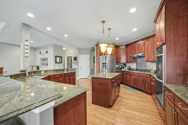 430 Pheasant Hill Drive, North Aurora, IL 60542