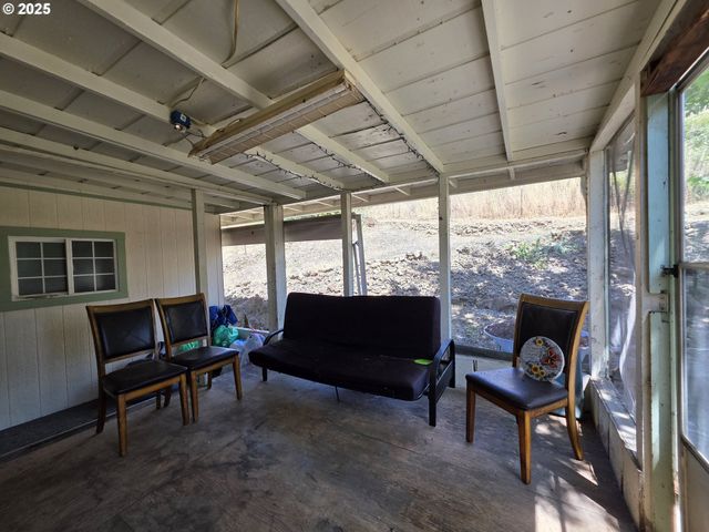 4545 RIDENOUR St, Roseburg, OR 97470