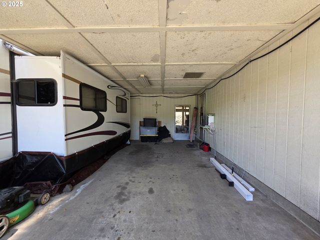 4545 RIDENOUR St, Roseburg, OR 97470