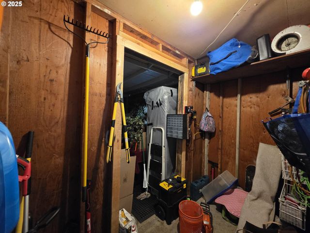 4545 RIDENOUR St, Roseburg, OR 97470