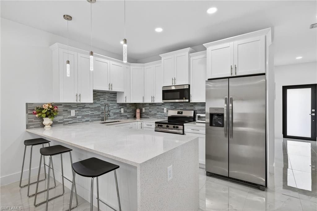 1146 Ecrue ST E, LEHIGH ACRES, FL 33974 — exterior