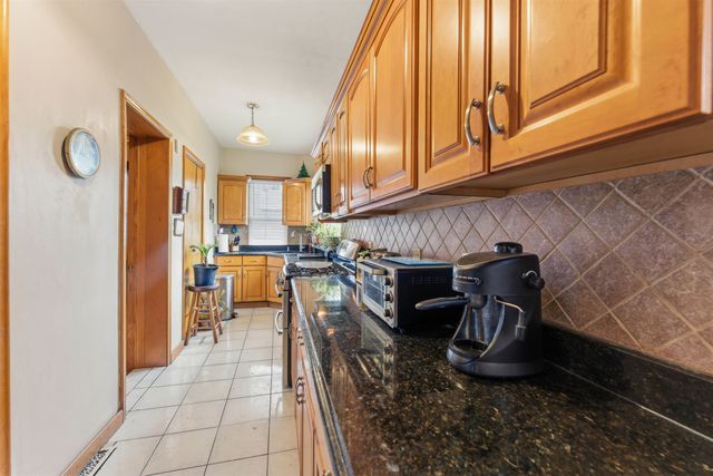 17 77TH ST, North Bergen, NJ 07047