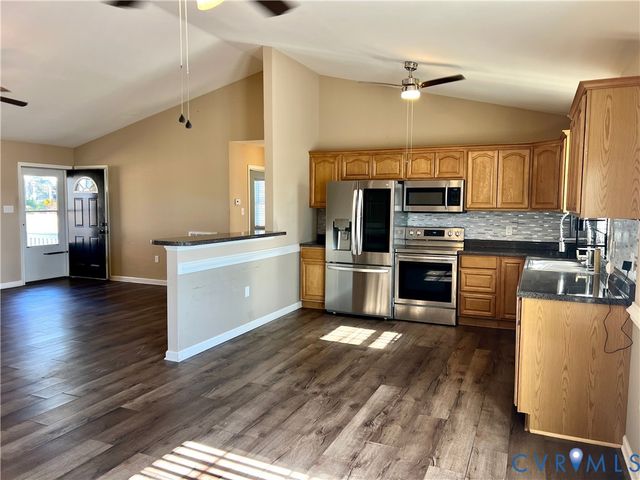 5022 Abilene Rd, Farmville, VA 23901