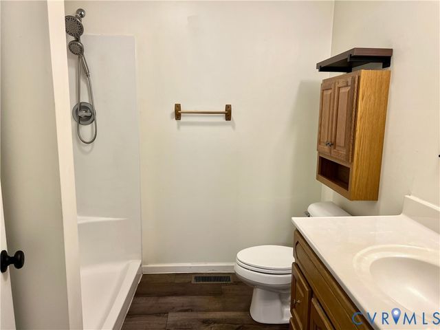 5022 Abilene Rd, Farmville, VA 23901