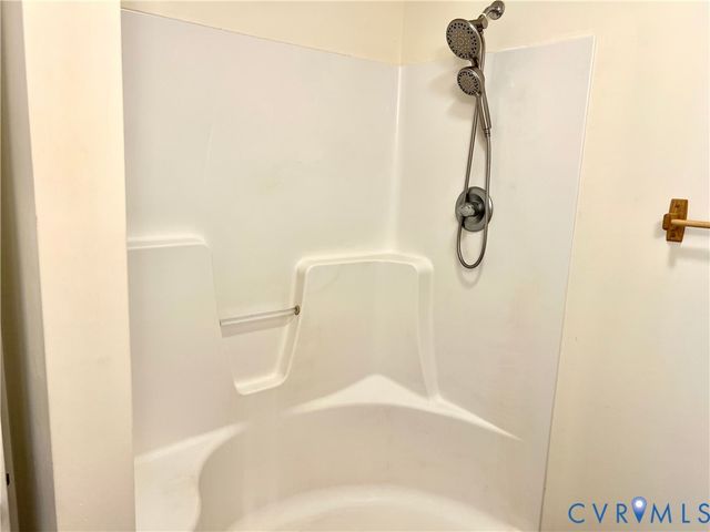 5022 Abilene Rd, Farmville, VA 23901