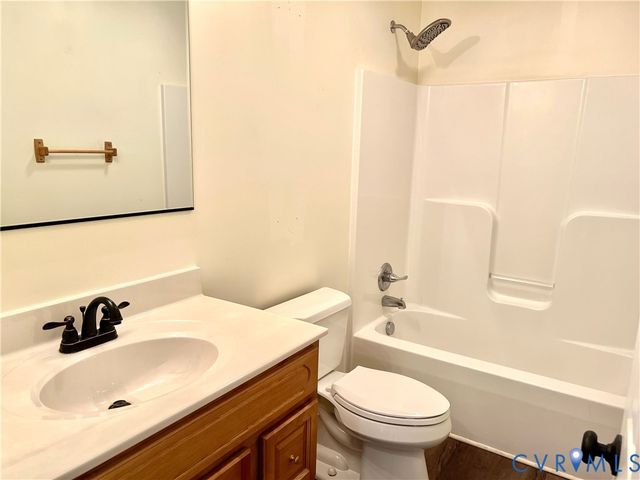 5022 Abilene Rd, Farmville, VA 23901