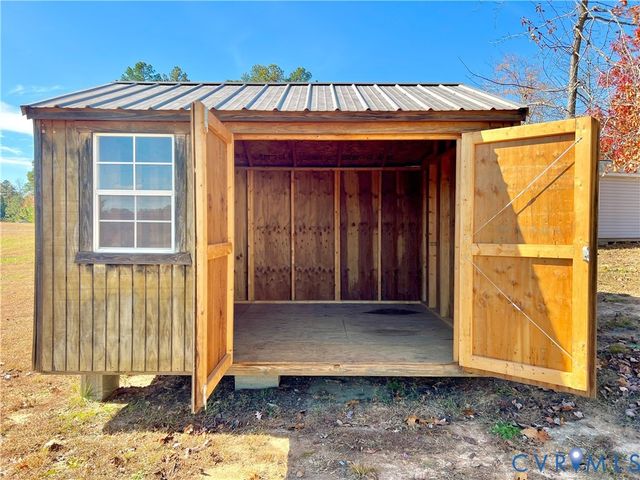 5022 Abilene Rd, Farmville, VA 23901