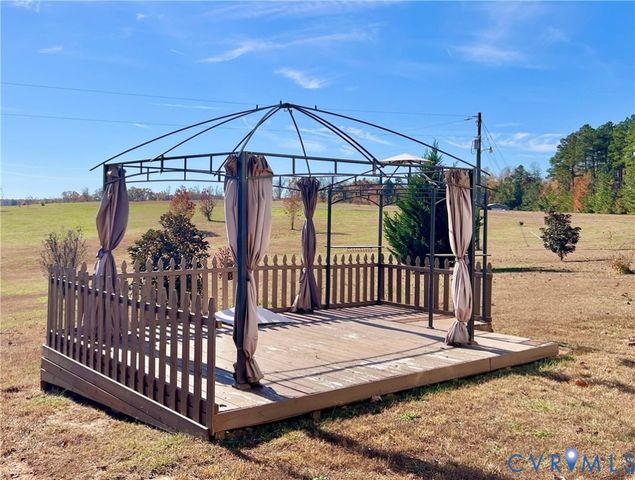 5022 Abilene Rd, Farmville, VA 23901