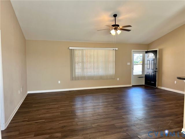 5022 Abilene Rd, Farmville, VA 23901