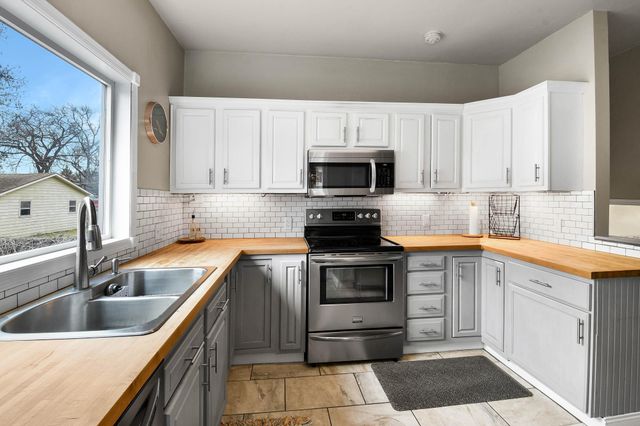 451 16th Avenue S, Fargo, ND 58103