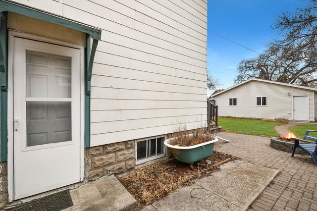 451 16th Avenue S, Fargo, ND 58103