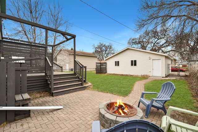 451 16th Avenue S, Fargo, ND 58103