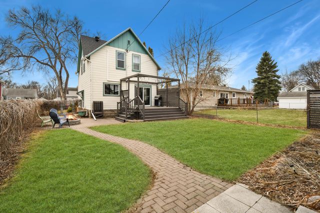 451 16th Avenue S, Fargo, ND 58103