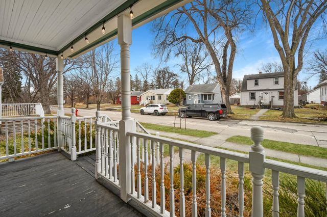 451 16th Avenue S, Fargo, ND 58103