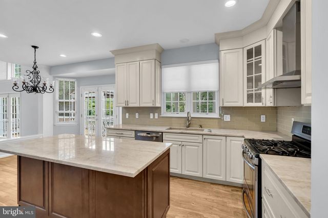43553 DEMPSEY LN, Chantilly, VA 20152