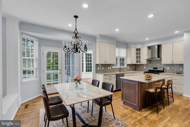 43553 DEMPSEY LN, Chantilly, VA 20152