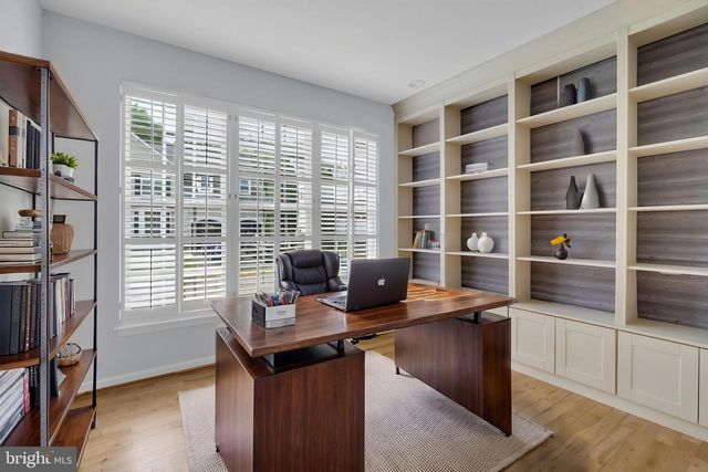 43553 DEMPSEY LN, Chantilly, VA 20152