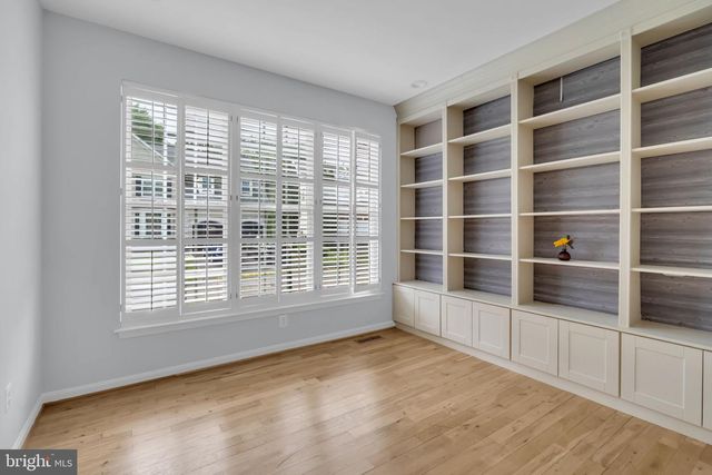 43553 DEMPSEY LN, Chantilly, VA 20152