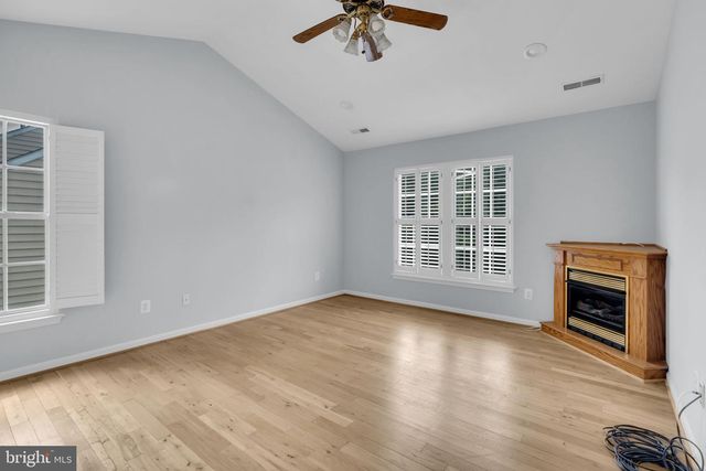 43553 DEMPSEY LN, Chantilly, VA 20152