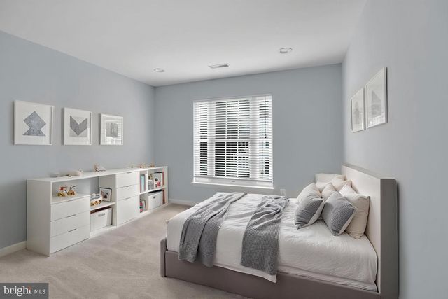 43553 DEMPSEY LN, Chantilly, VA 20152