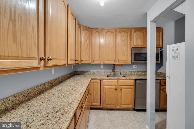 43553 DEMPSEY LN, Chantilly, VA 20152