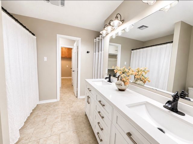 2202 Carriage Estates Road, Sherman, TX 75092