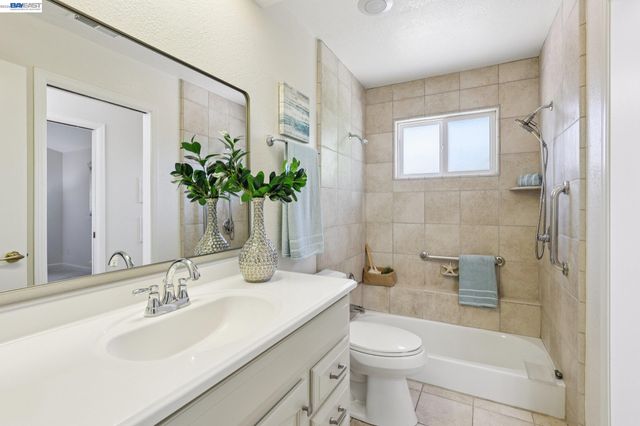 1113 Tokay Cmn, Livermore, CA 94550