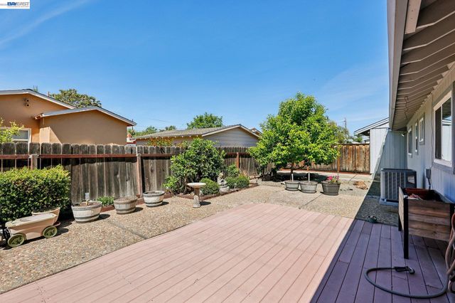 1113 Tokay Cmn, Livermore, CA 94550