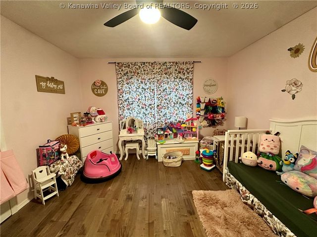 894 Main Street, Chapmanville, WV 25508