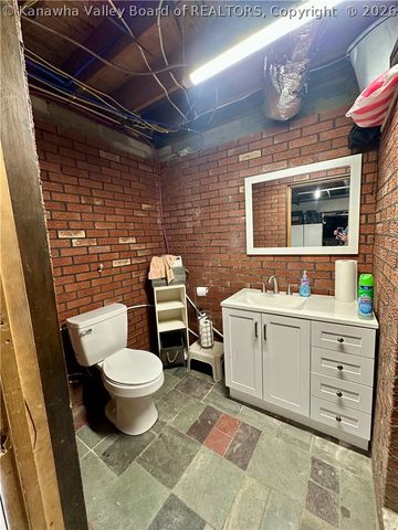 894 Main Street, Chapmanville, WV 25508