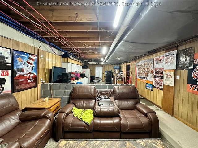 894 Main Street, Chapmanville, WV 25508