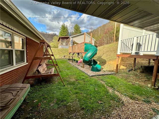 894 Main Street, Chapmanville, WV 25508