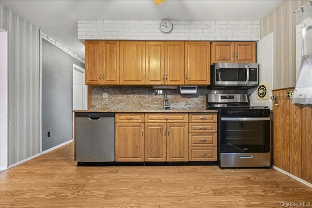 26 Terrace Avenue, Floral Park, NY 11001