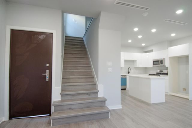 2832 Mansfield Street, Houston, TX 77091